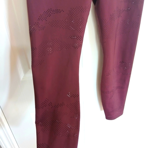 Athleta Leggings Womens Small Maroon Persistence Laser Cut 7/8 Tight Vented S - Picture 4 of 6